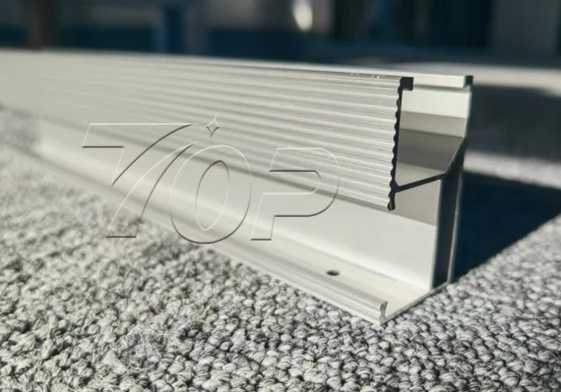 Por que os sistemas de montagem de painéis fotovoltaicos estão custando dinheiro (e como a engenharia personalizada economiza)