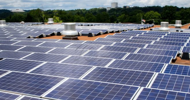 Como instalar energia solar em telhados planos sem furar?