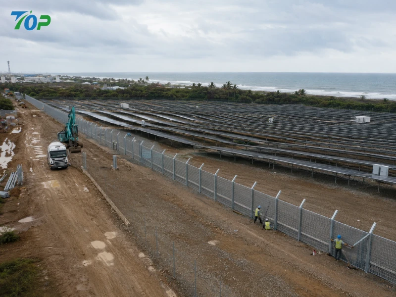 Por que as empresas EPC estão migrando para sistemas modulares de cercas solares